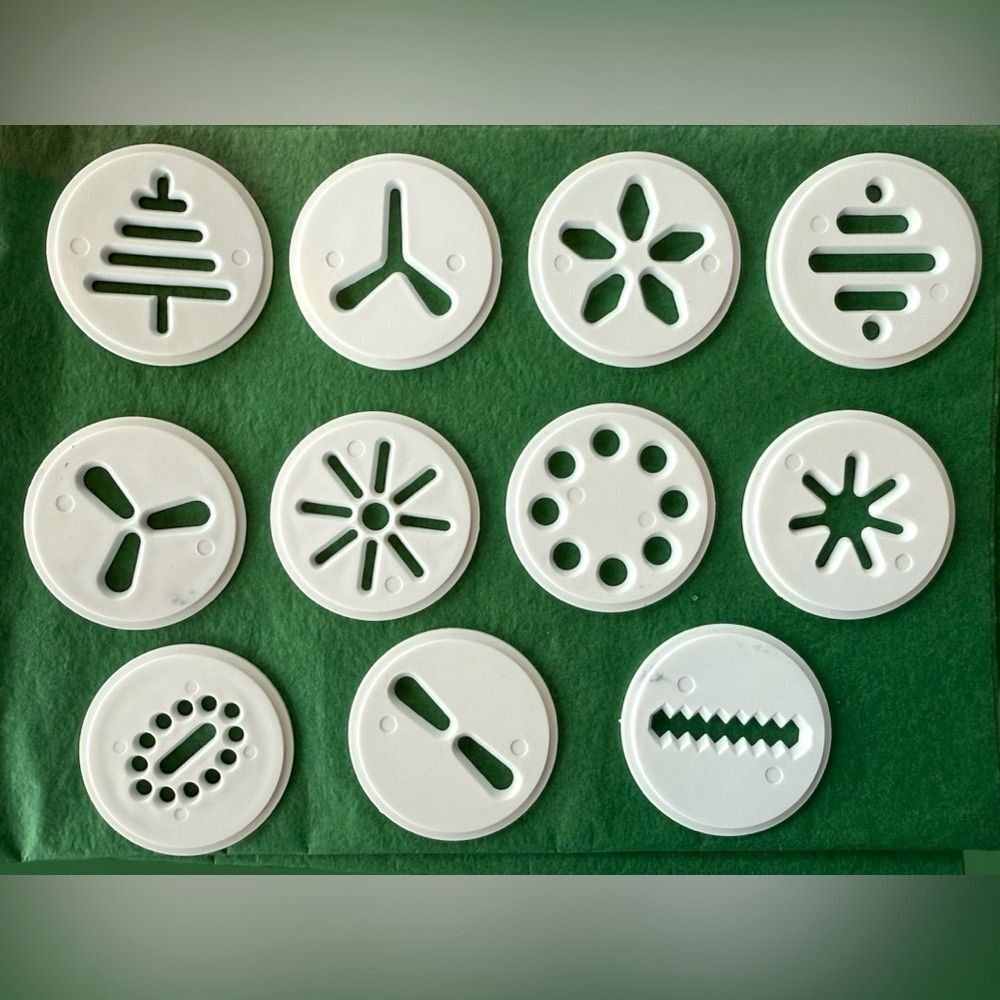 Cookie Press Holiday Baking Disk Set of 11 White Plastic 2”‎ Disks